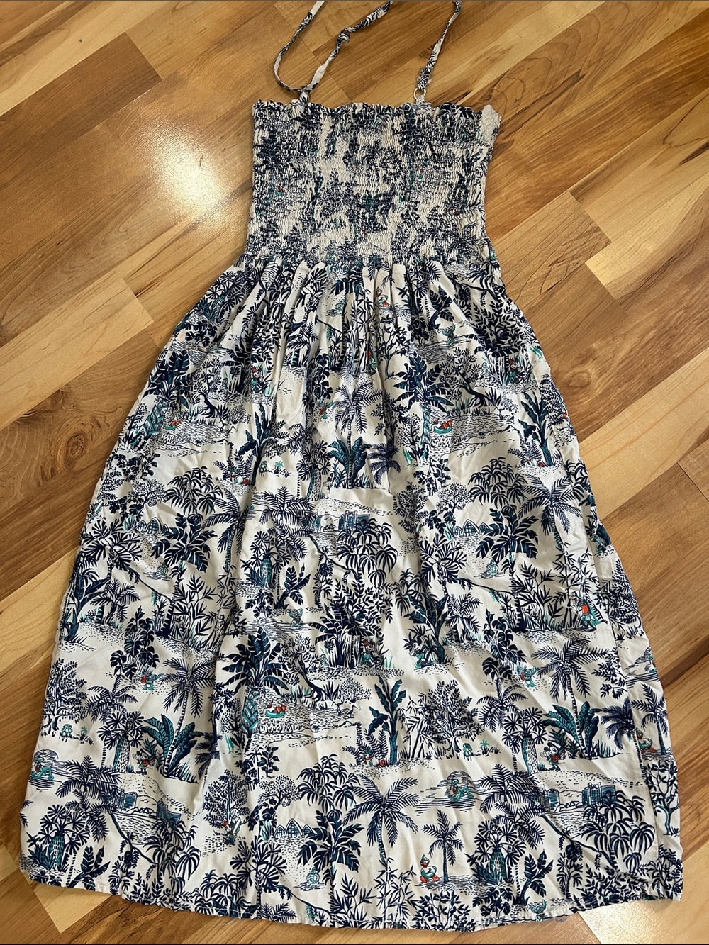 Aulani Resort Tori Richard Hidden Disney Characters Tropical Print 14-16 XL